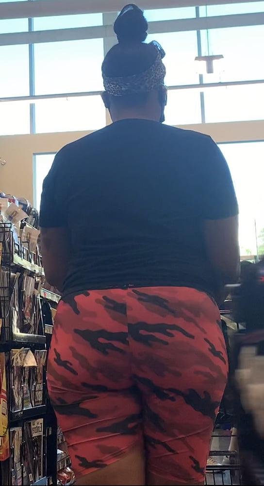 25P New candid booty