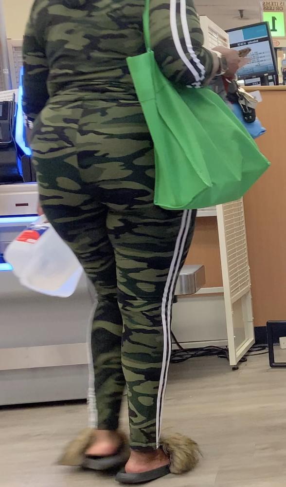 25P New candid booty