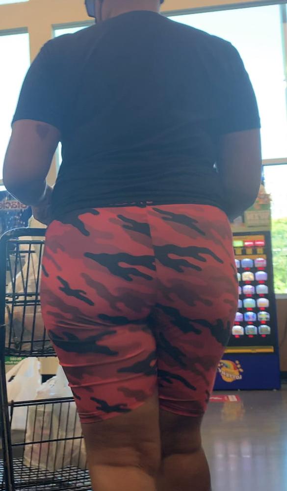 25P New candid booty