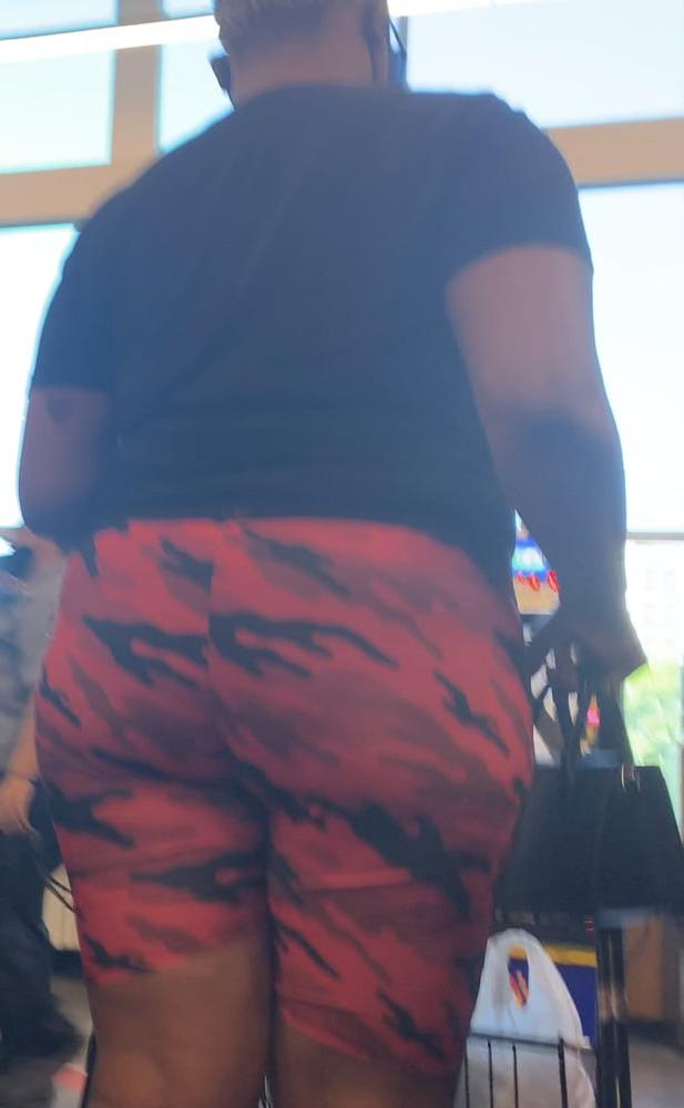 25P New candid booty