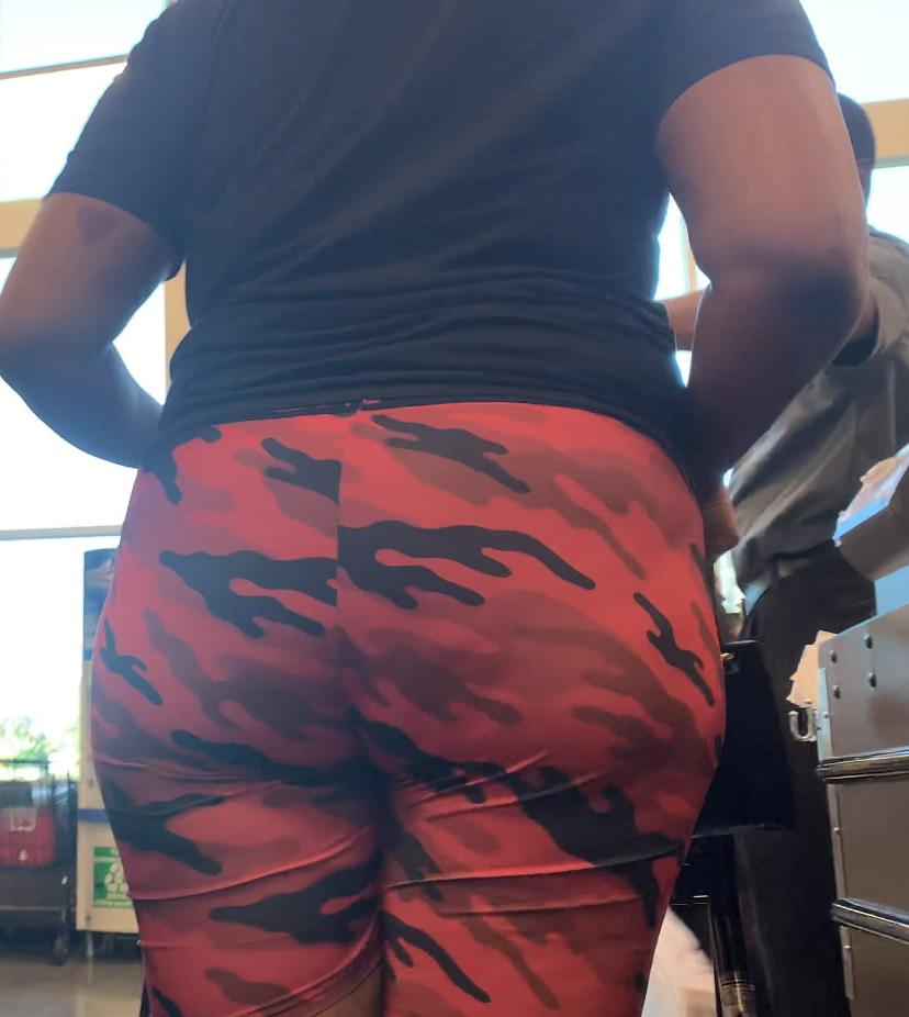 25P New candid booty