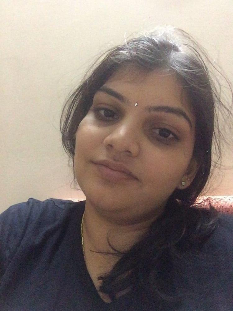 14P Indian wife showing her big boobs