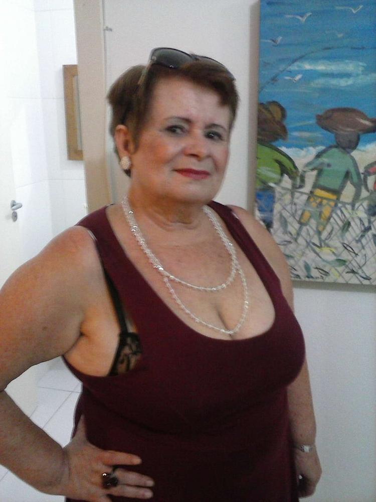 25P Mature ladies