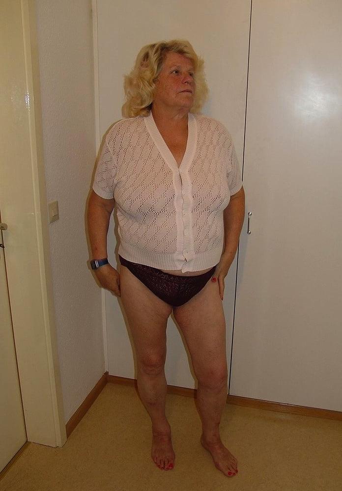 25P Mature ladies