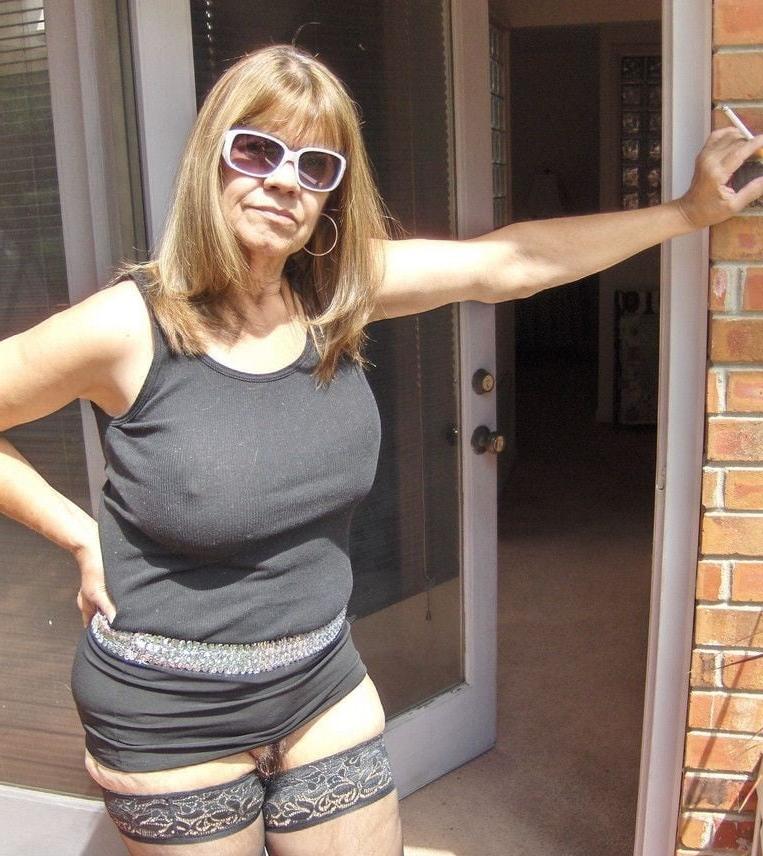 25P Mature ladies