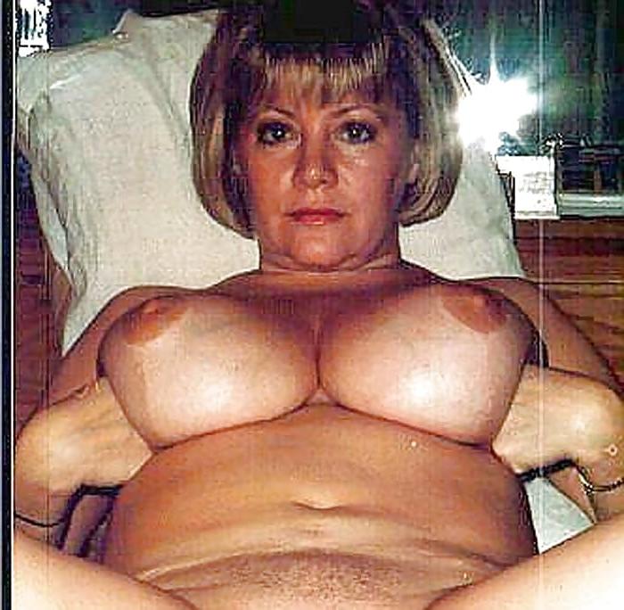 14P Mature Moms Exposed