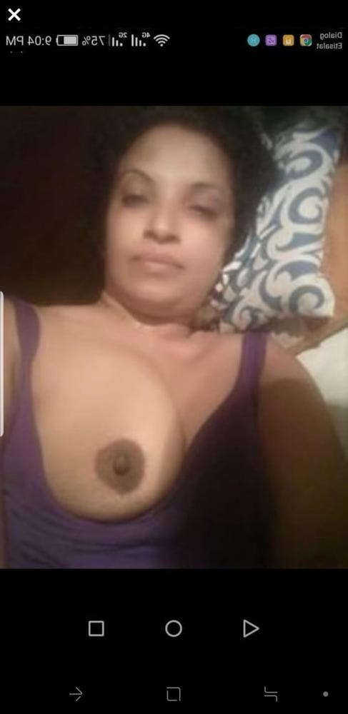 14P Hot sri lankan mom