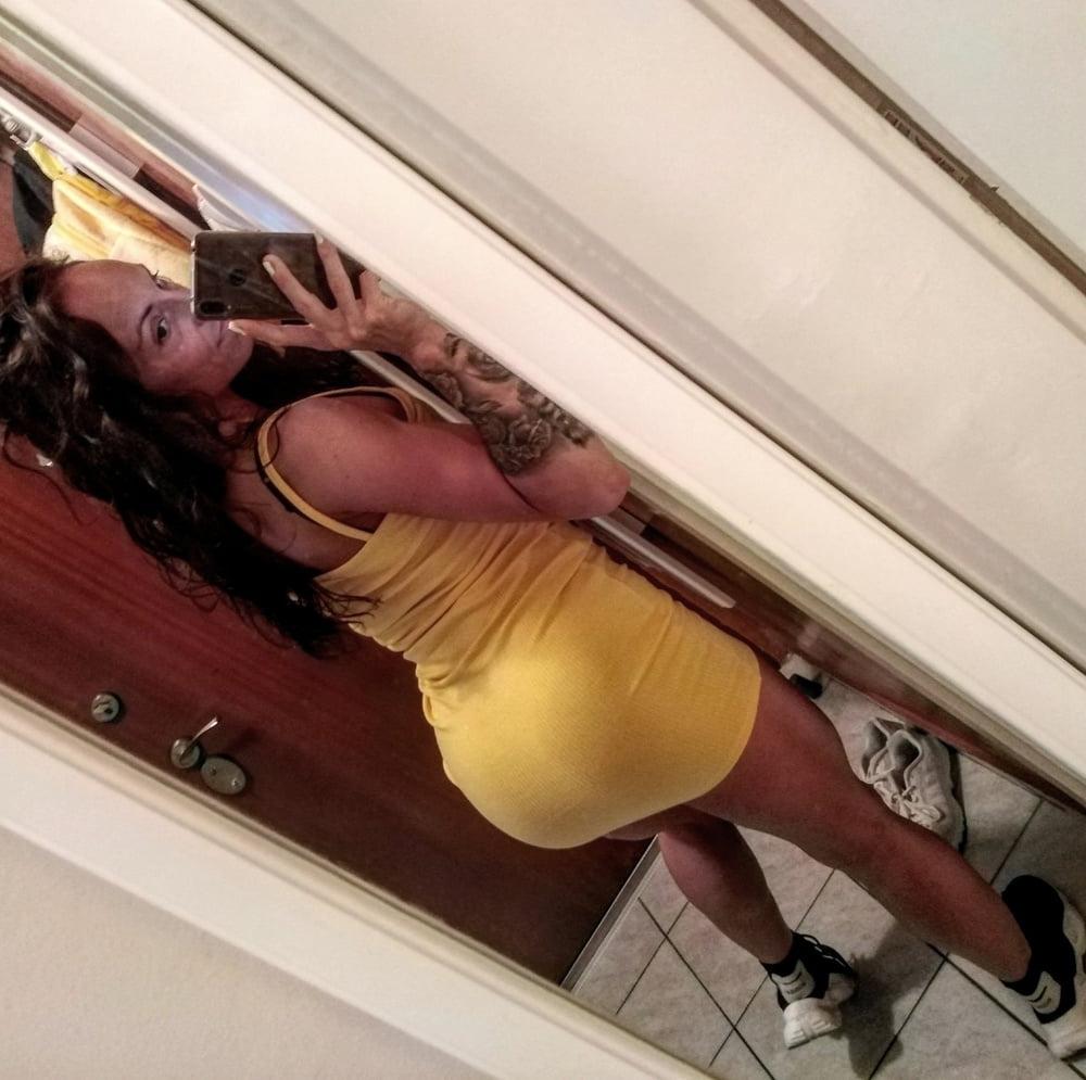 11P Novosadska mamica zeljna kurca Serbian single mom whore