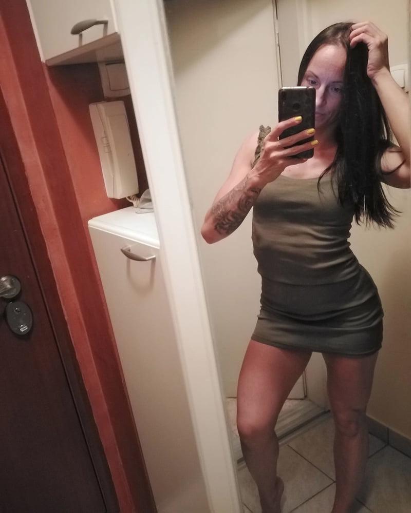 11P Novosadska mamica zeljna kurca Serbian single mom whore