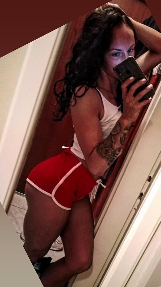 15P Serbian Single mom whore Novosacka mamica kurva