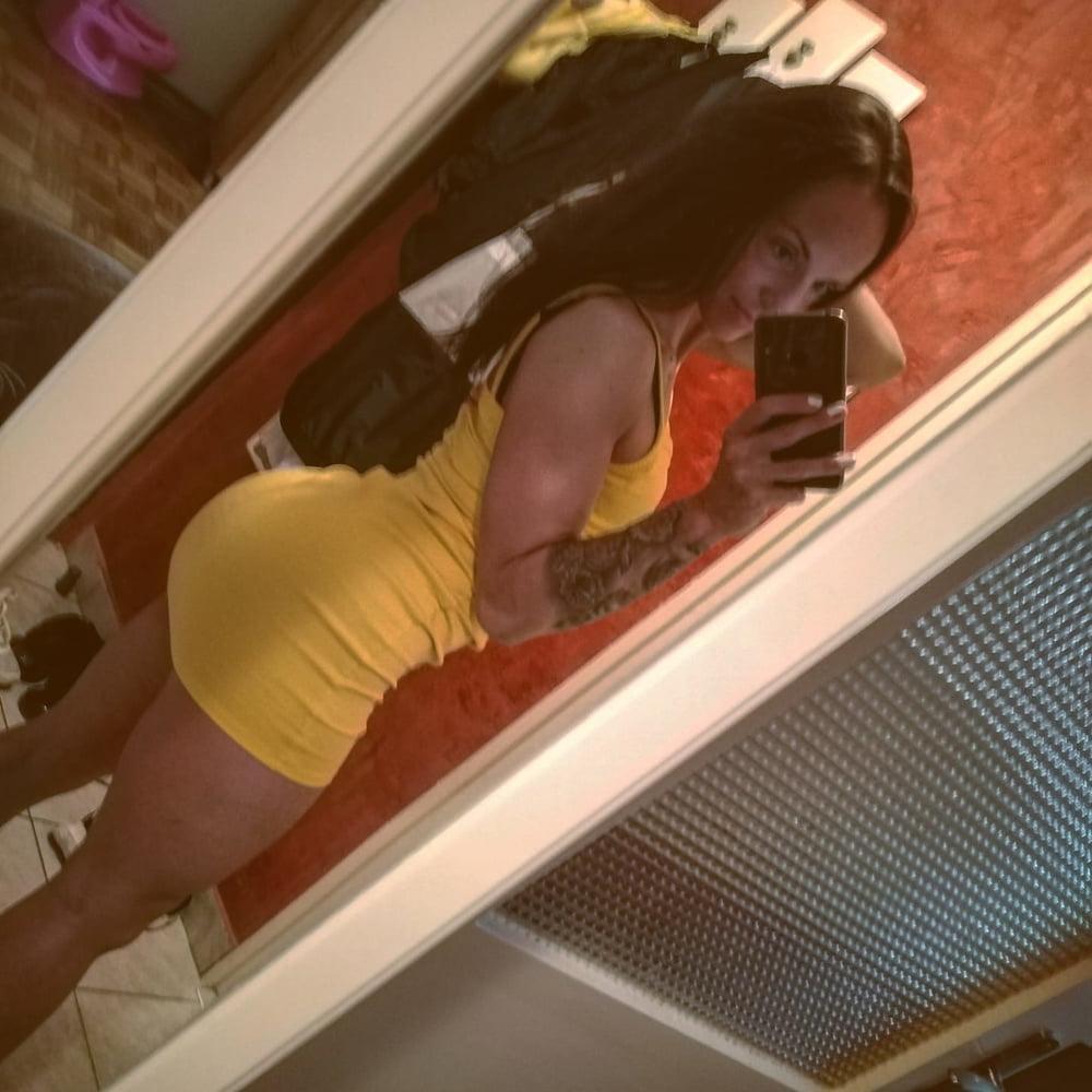 15P Serbian Single mom whore Novosacka mamica kurva