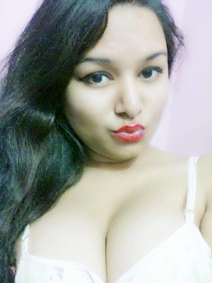 25P desi beautiful big boobs girl