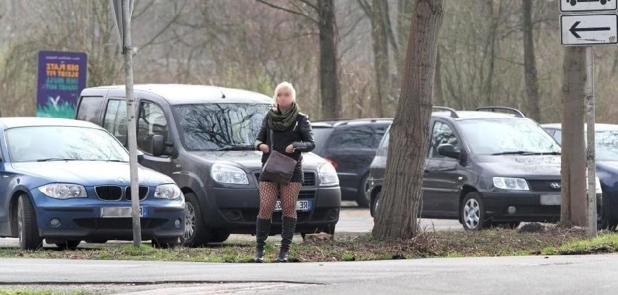 25P Street hookers 6