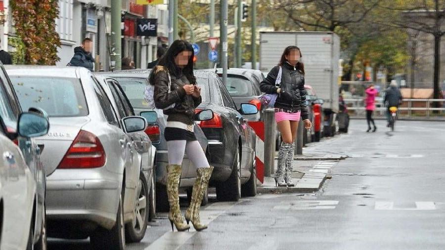 25P Street hookers 6