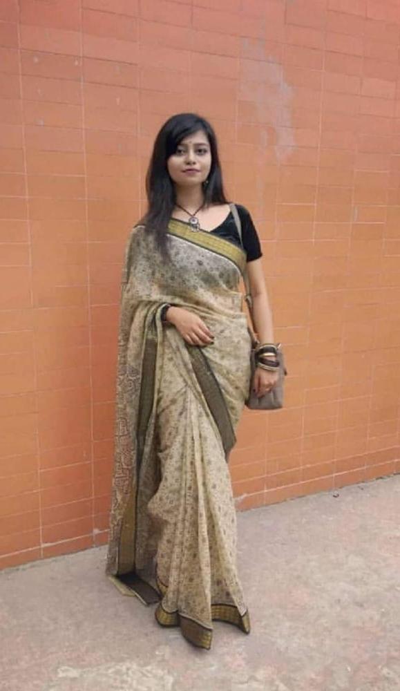 22P Cute desi exposing big boobs