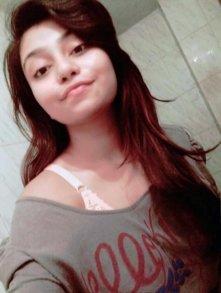 22P Cute desi exposing big boobs