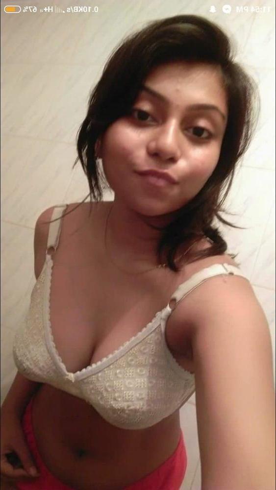 22P Cute desi exposing big boobs
