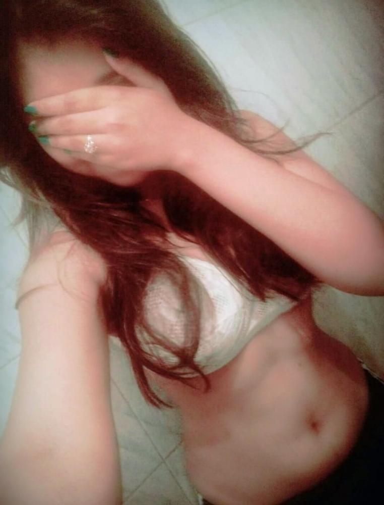 22P Cute desi exposing big boobs