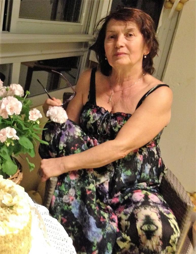 25P Cum target gilf milf mix