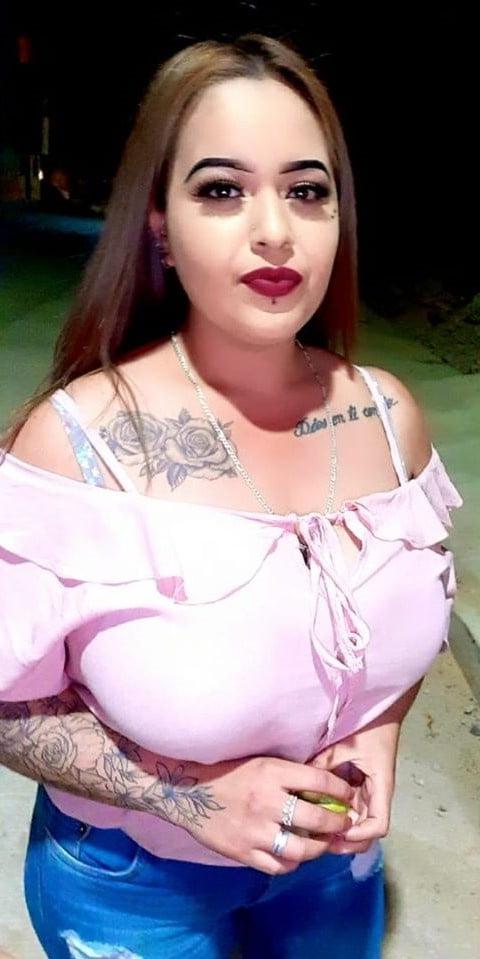 25P Big boobs Karen