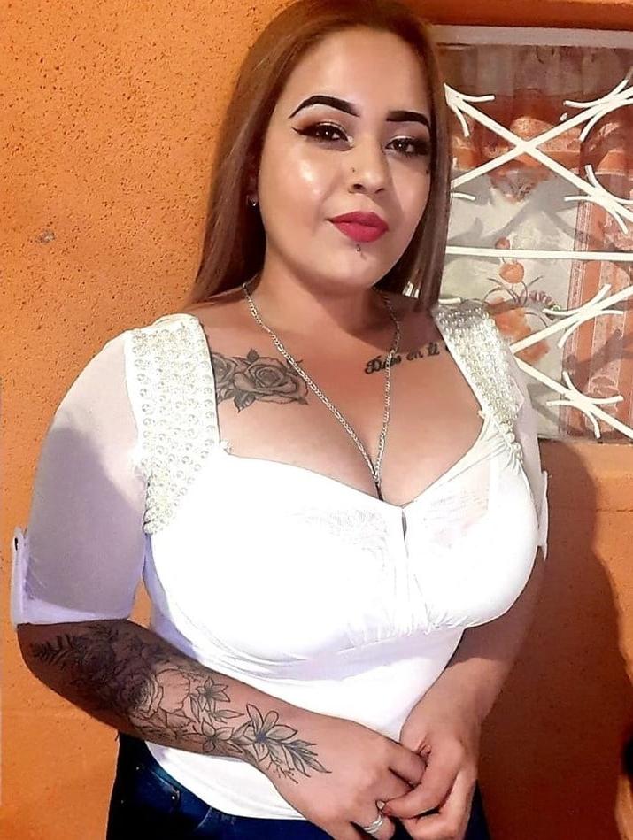 25P Big boobs Karen