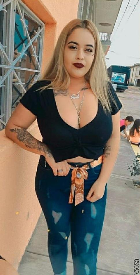 25P Big boobs Karen