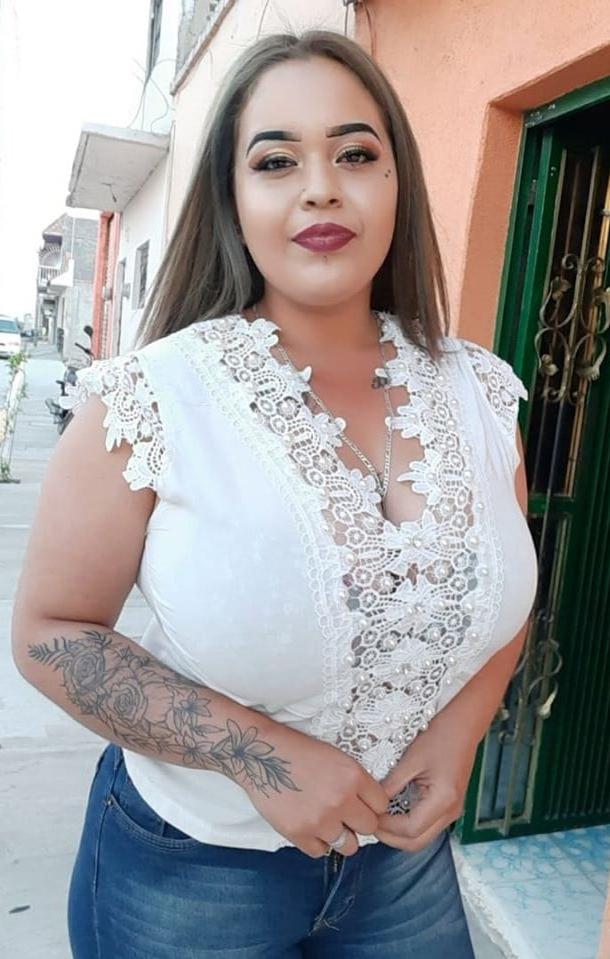 25P Big boobs Karen