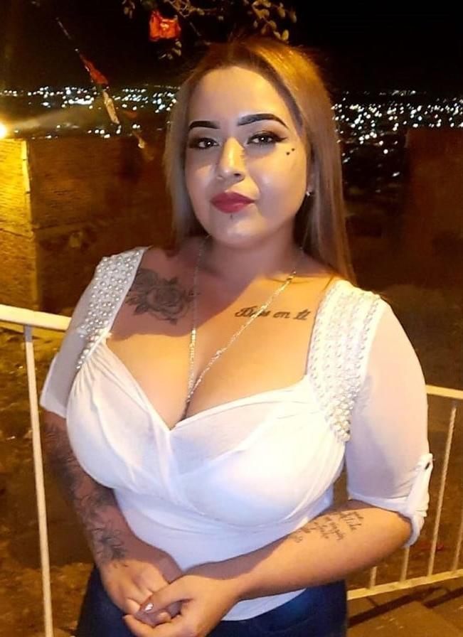 25P Big boobs Karen