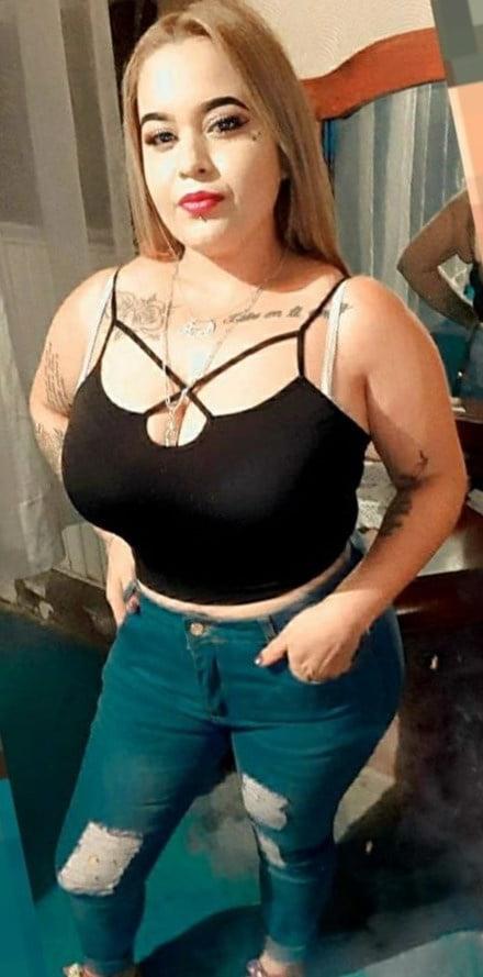 25P Big boobs Karen