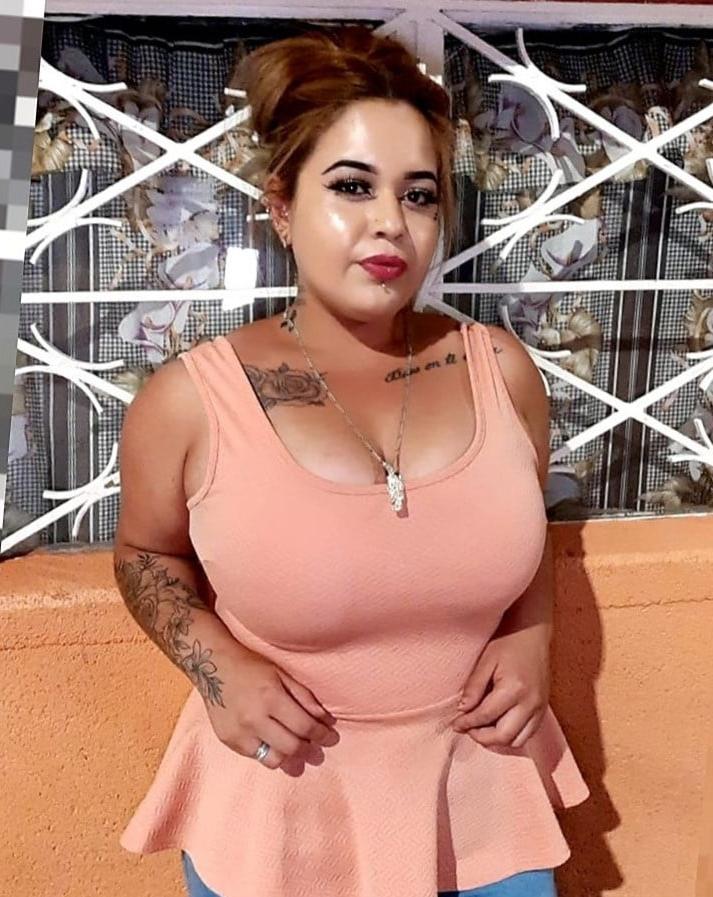 25P Big boobs Karen