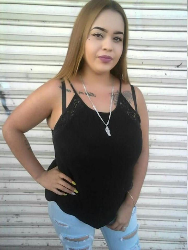 25P Big boobs Karen