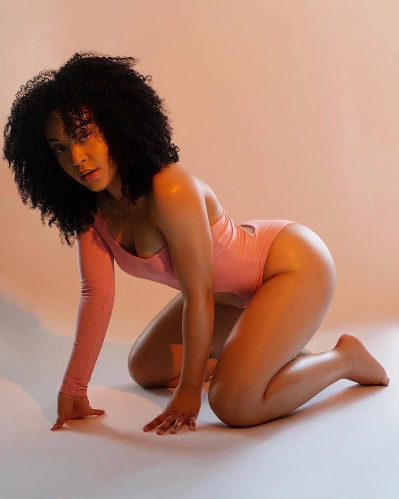 25P TORONTO GODDESS BOOTY