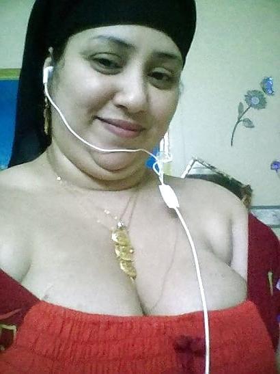 25P FATIMA Arab Mature Hijab Whore BIG BOOBs BBW Slut MILF