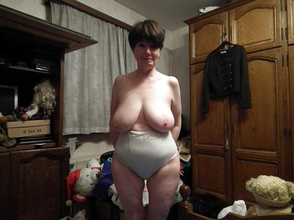 20P ADK  mature pussies 2