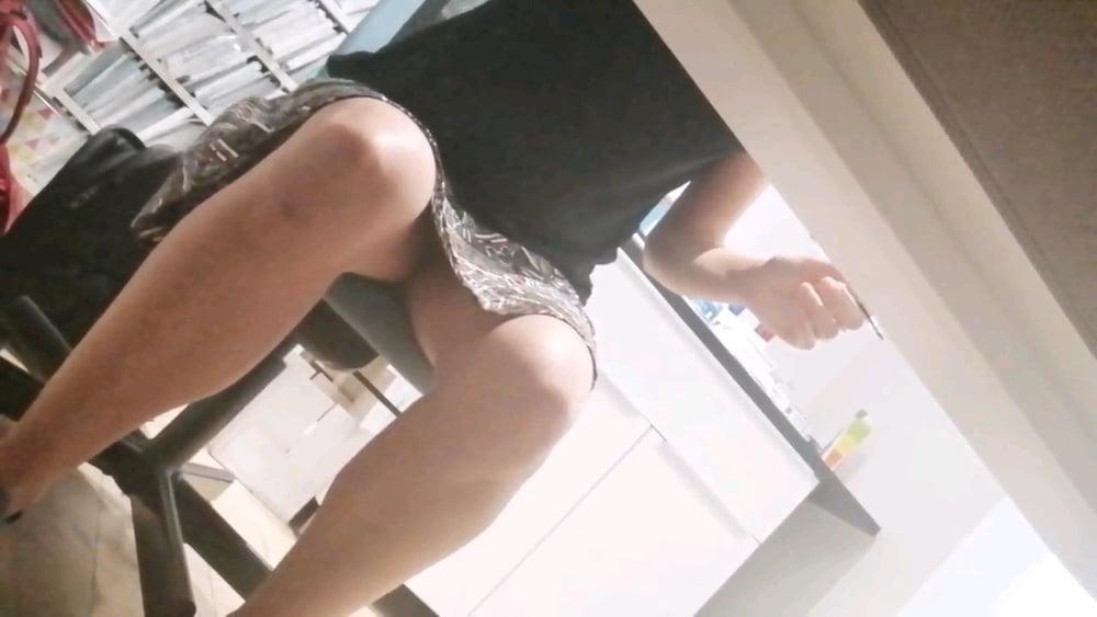 25P Sous la jupe de ma femme