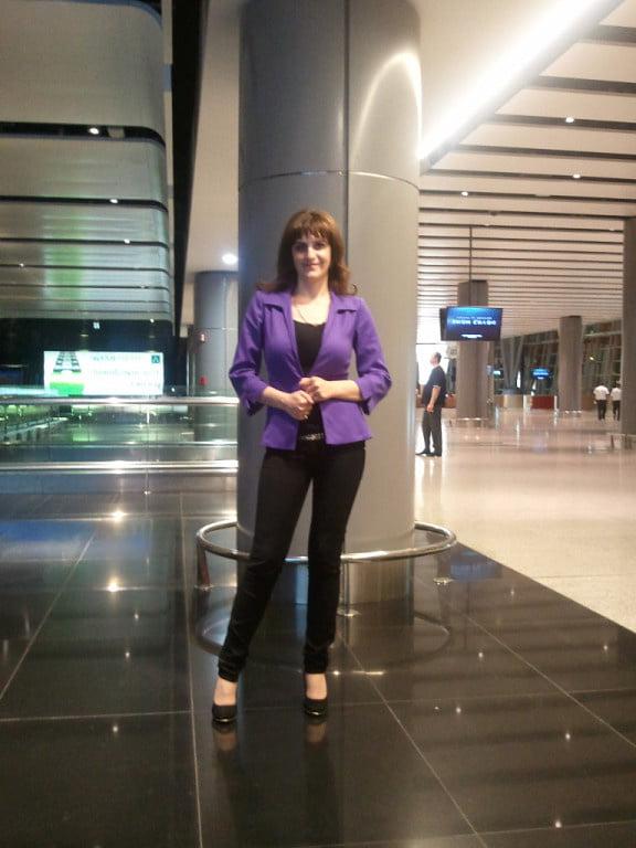 25P Hot skinny mom with beautiful legs