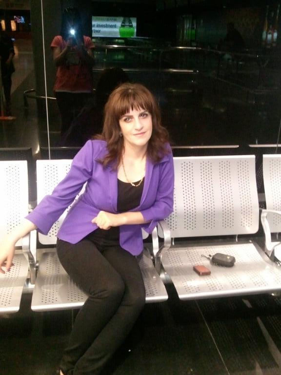 25P Hot skinny mom with beautiful legs