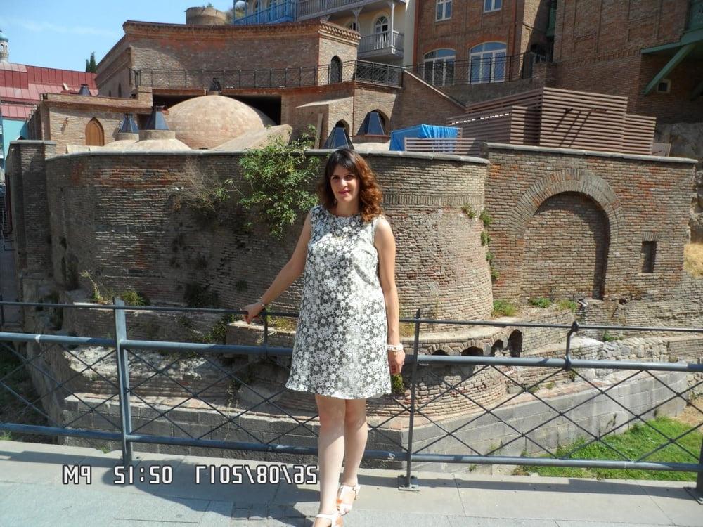 25P Hot skinny mom with beautiful legs