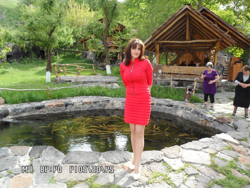 25P Hot skinny mom with beautiful legs