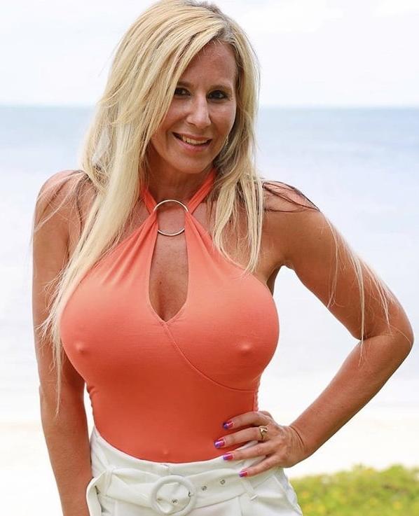 25P Bang Babes 20..Sexy As Fuck MILF Will Make You Cum So Hard