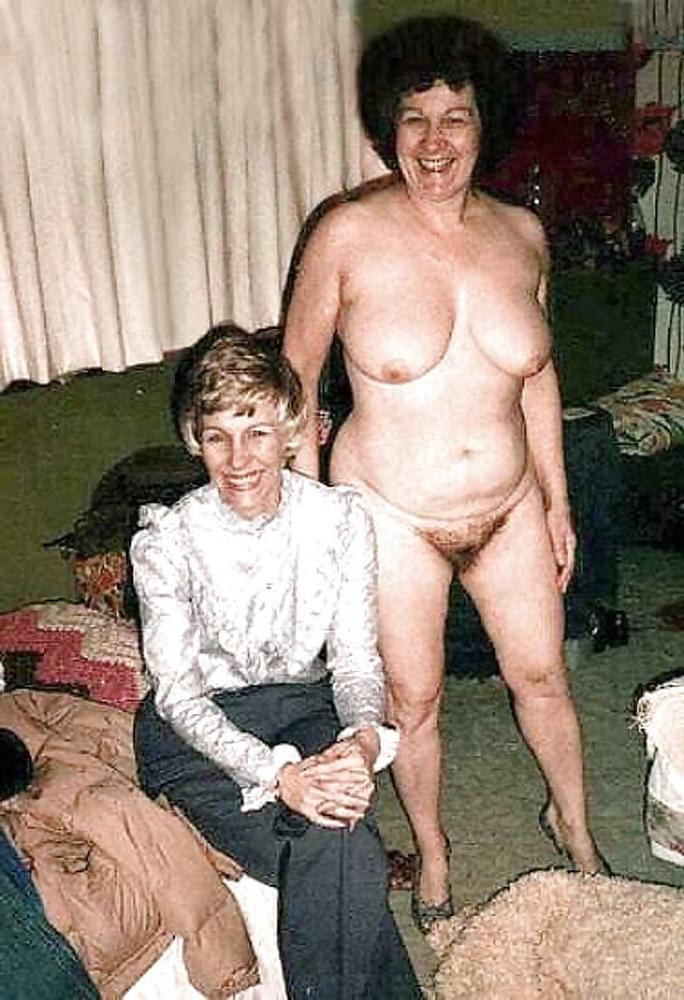 15P Mom's naked body