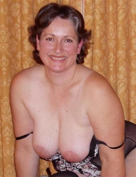 15P Mom's naked body