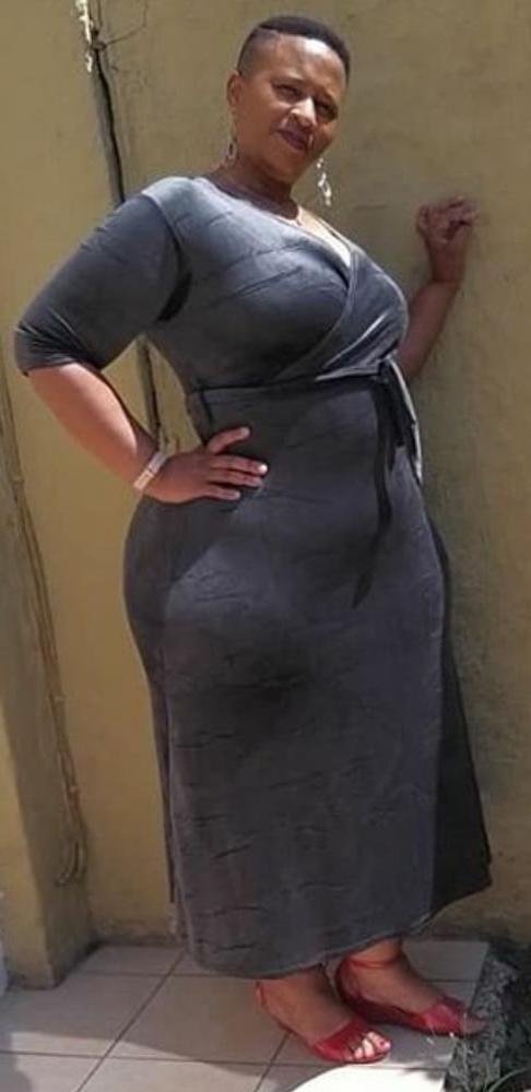 25P Extra wide mega hip big booty sexy pear Makholwa
