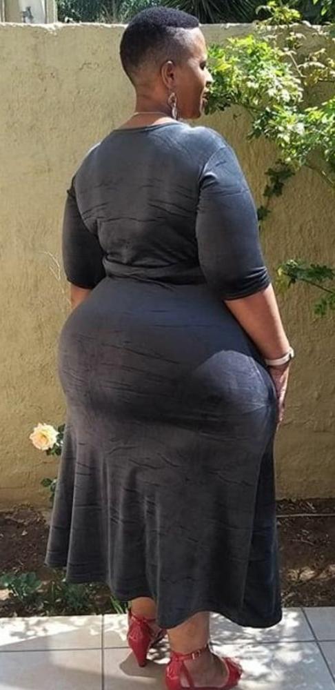 25P Extra wide mega hip big booty sexy pear Makholwa