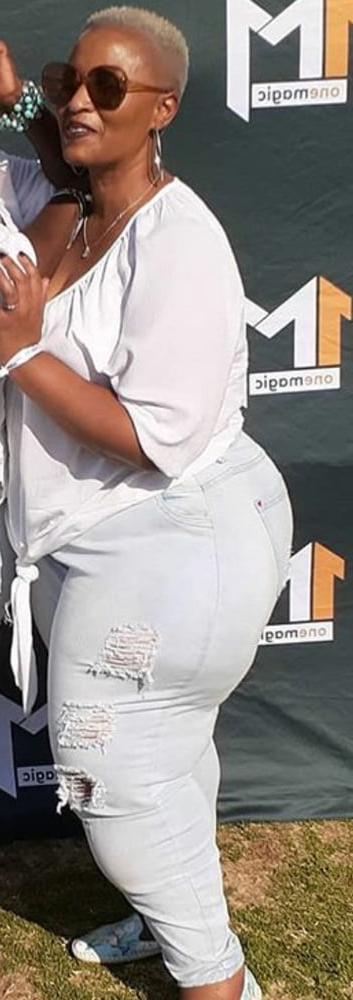 25P Extra wide mega hip big booty sexy pear Makholwa