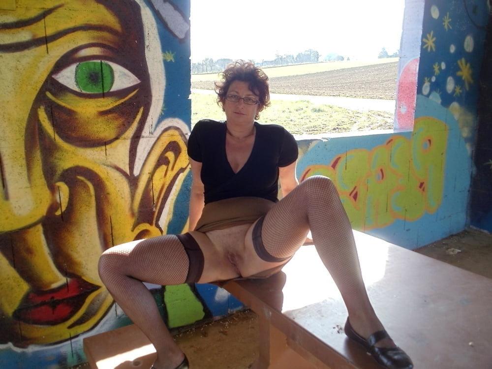 15P Mom show me your Nylons 243