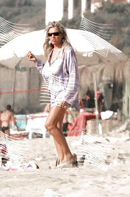 25P Italian tv mature stars i masturbeted for 3