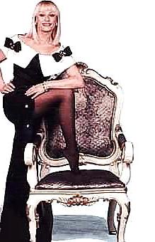 25P Italian tv mature stars i masturbeted for 3