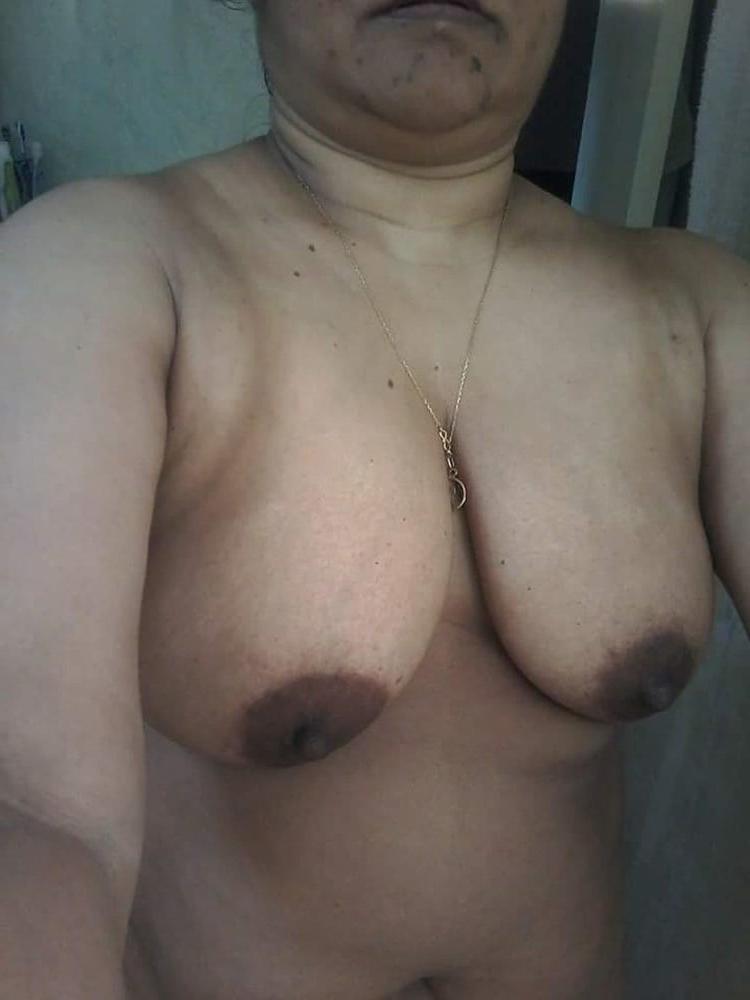 10P Indo Paki Muslim Mature Hijab Slut Whore shows her BIG BOOBS