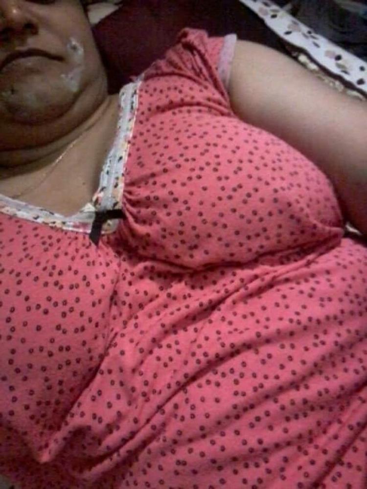 10P Indo Paki Muslim Mature Hijab Slut Whore shows her BIG BOOBS